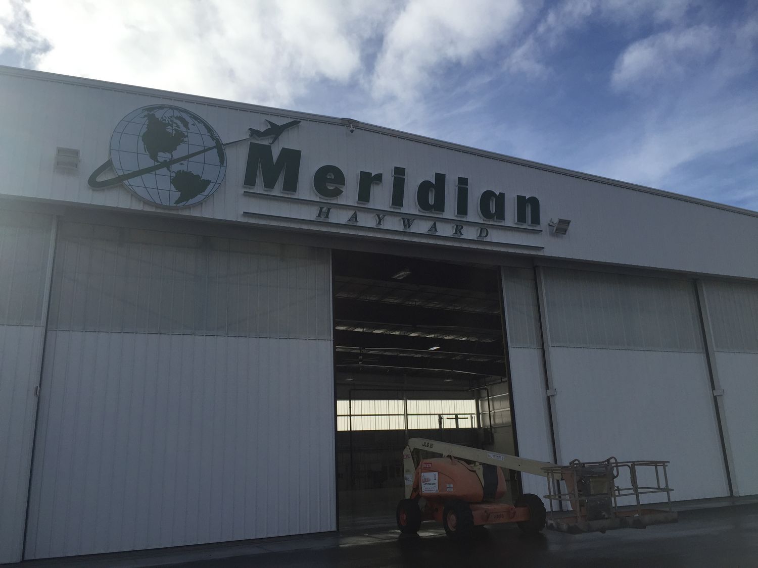 Channel letters, LED internal illumination, logo hand cut vinyl, and Acrylic faces in Hayward, CA. Alameda County dnsd_IMG_2845